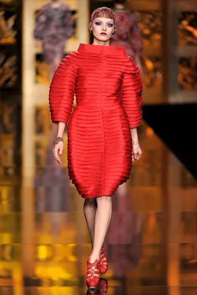 Look 24